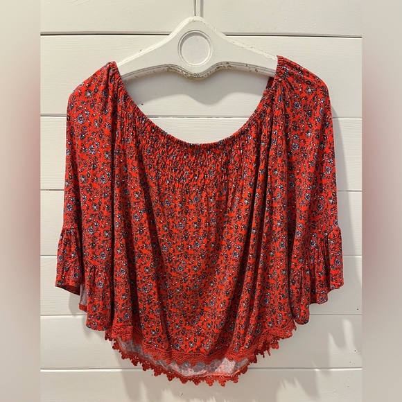 EYESHADOW – Bright red floral boho top, size L. - Picture 1 of 8